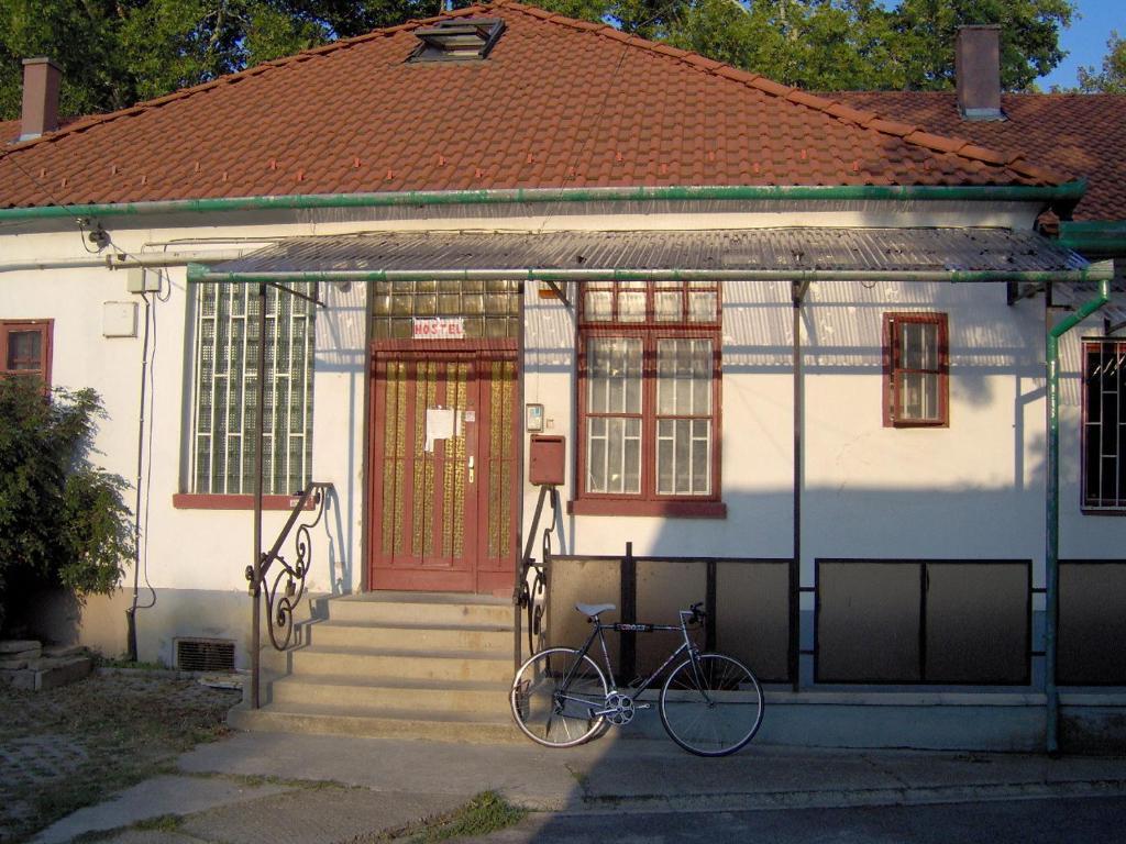 Ifi Hostel Pecs Exterior photo